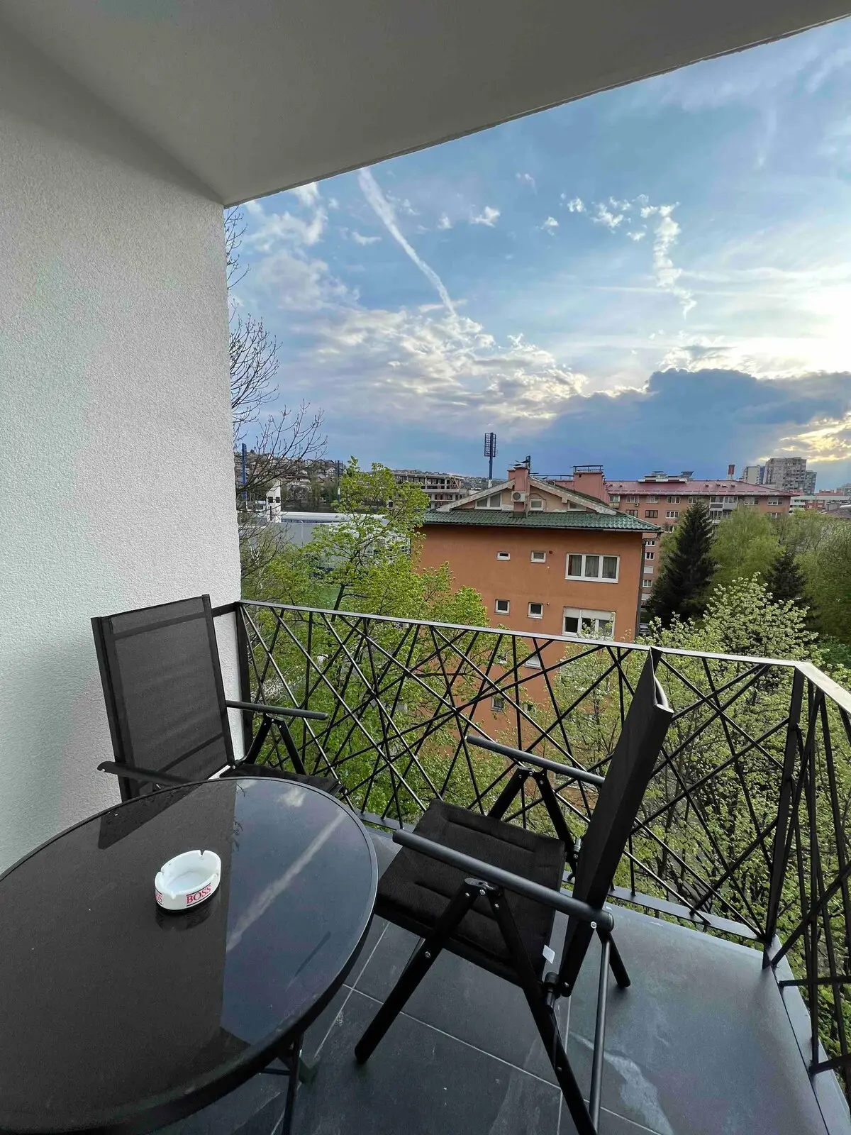 Luxury fresh renovated apartment