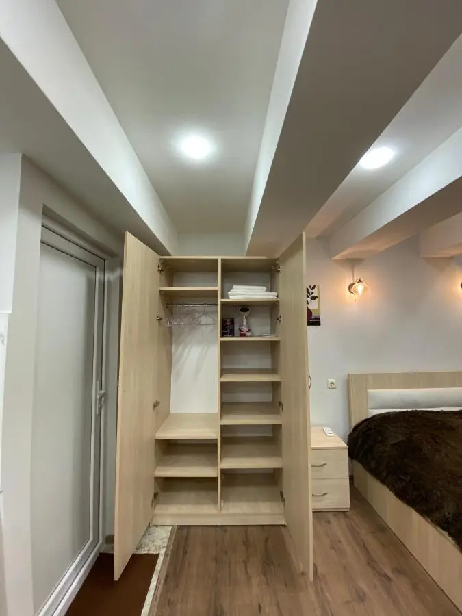 Rusudana's house