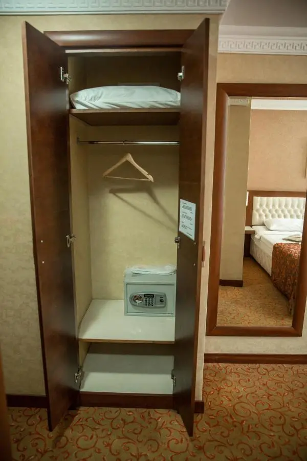 Yuksel Hotel