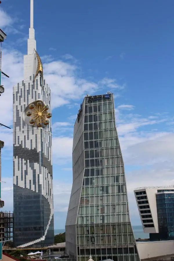 Апартаменты с видом на море - ул. Ахметели, 3