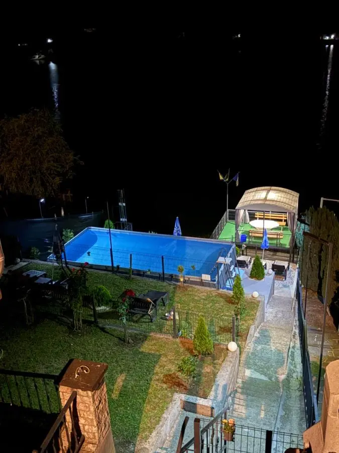 'Miris Ljeta' Cozy Lakefront Holiday Home