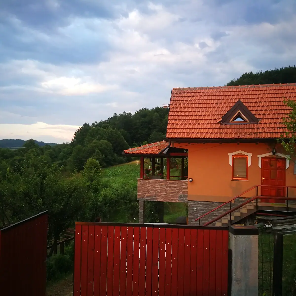 Green Idylle-PYramide View