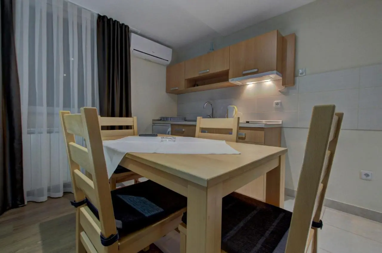 Tihe Noci Motel