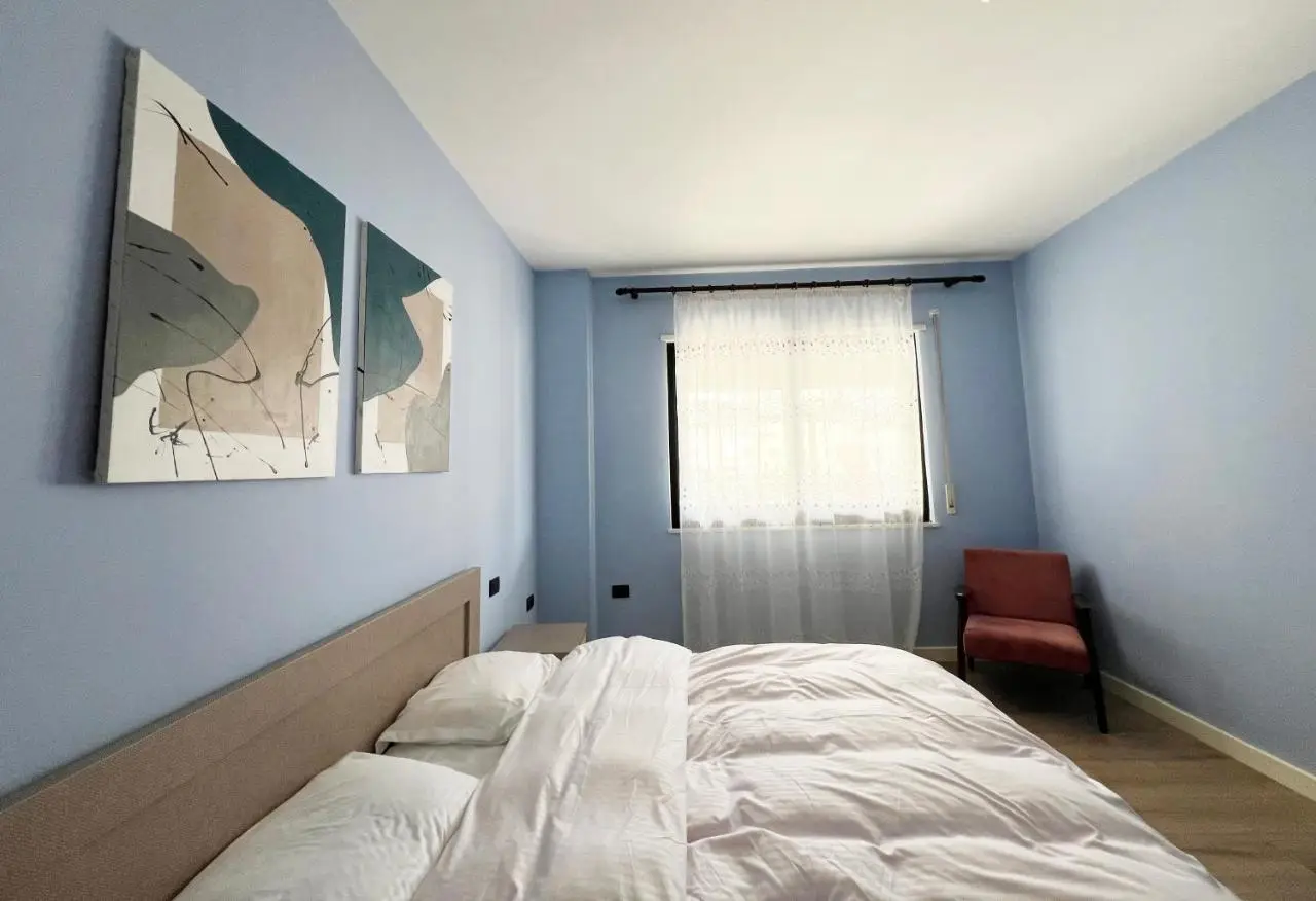 B2 Apartment