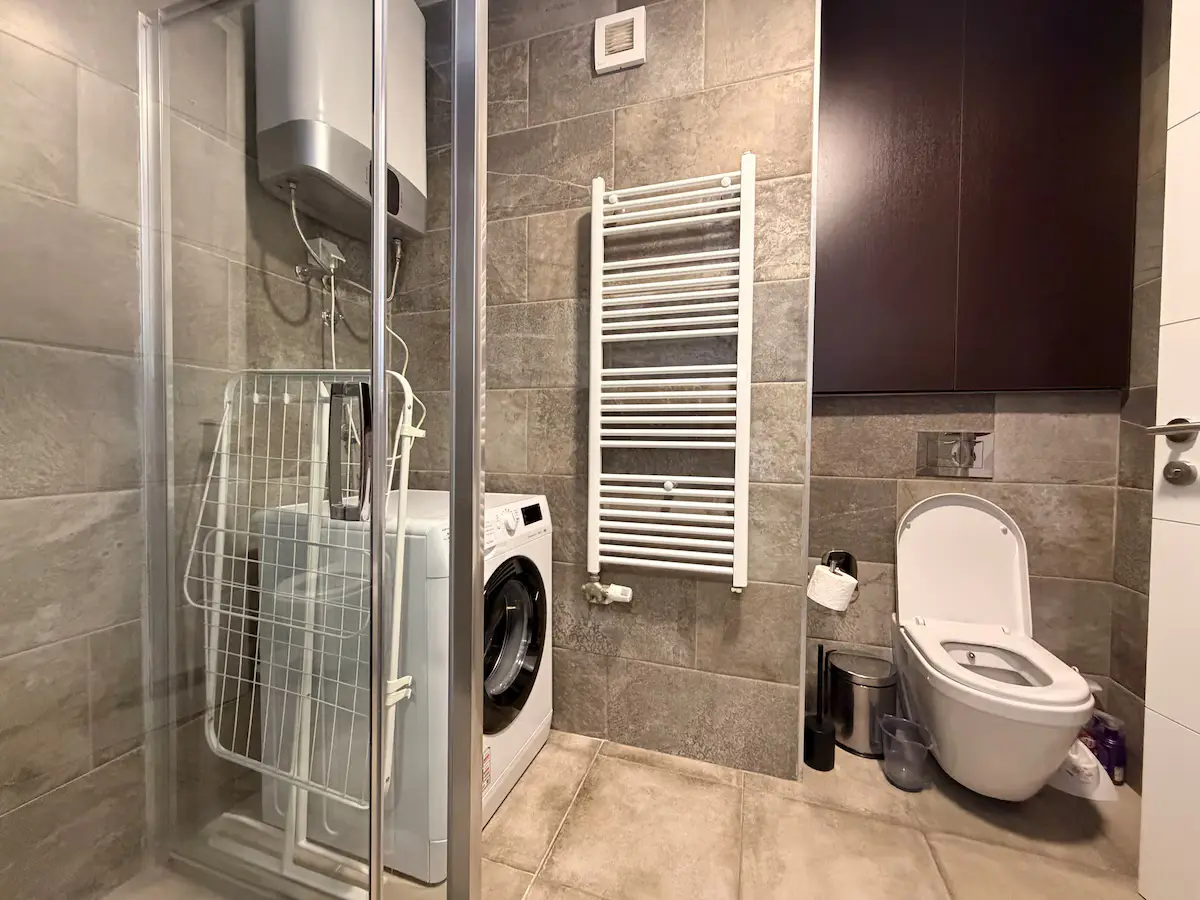 Spacious Apartment with Stunning Views & Many Beds