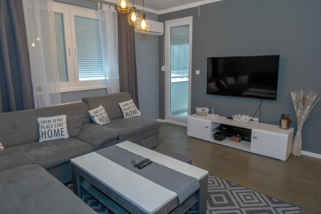 Athena Apartman