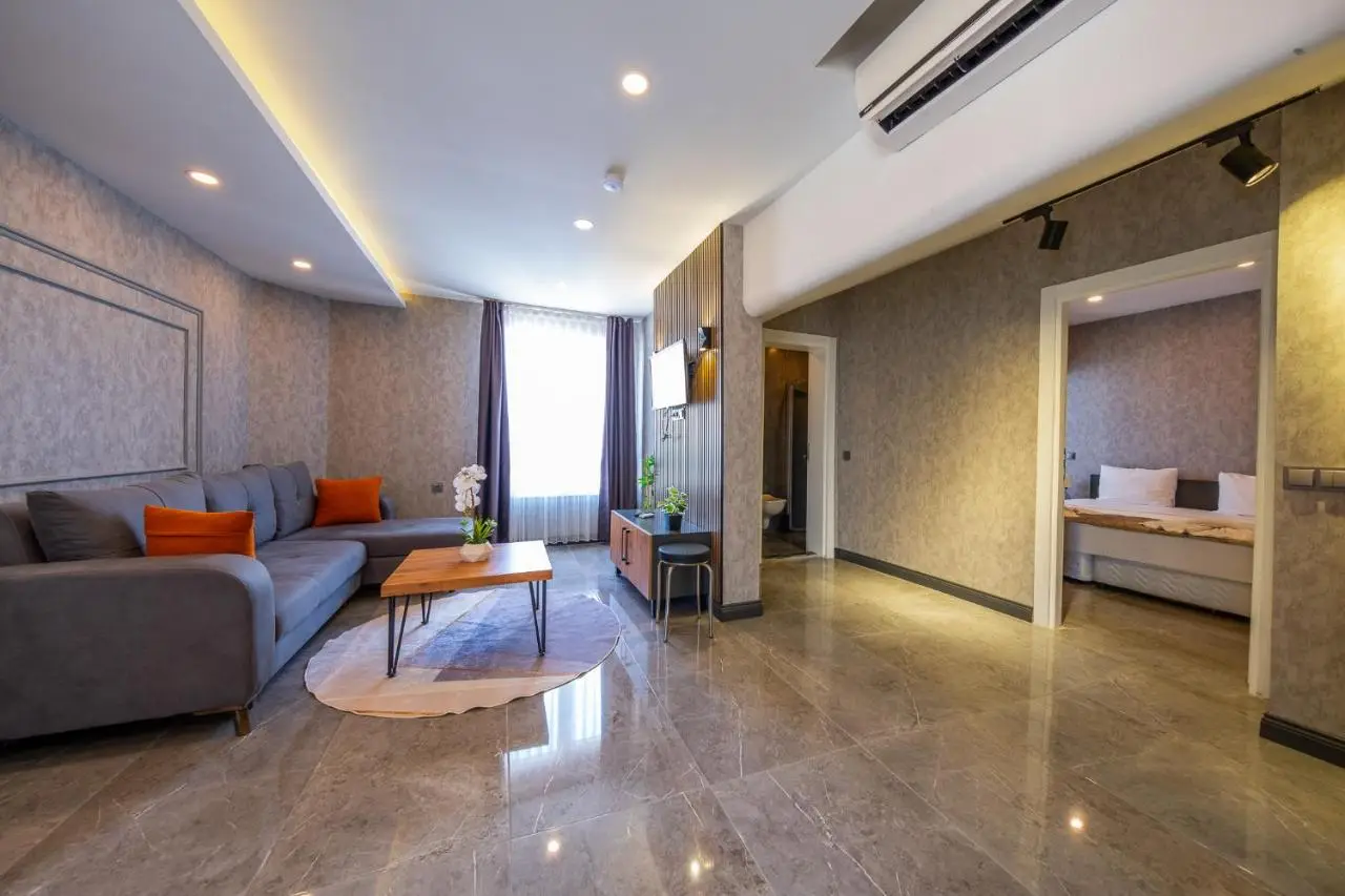 Mrt Suites Lara