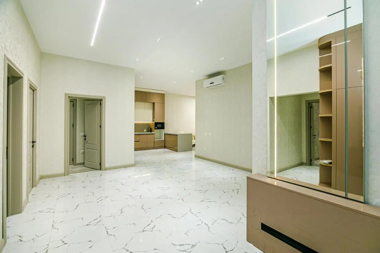 WHITE Luxury Apartment in Nizami street