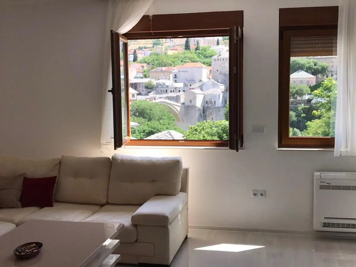 Apartment Light De Luxe - with Old Bridge view