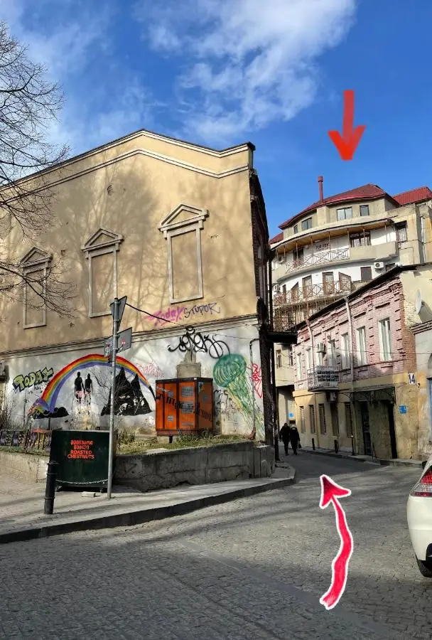 Tea’s Condo in the Heart of Tbilisi (3)