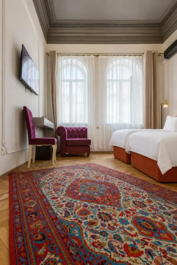 Old Money Boutique Hotel