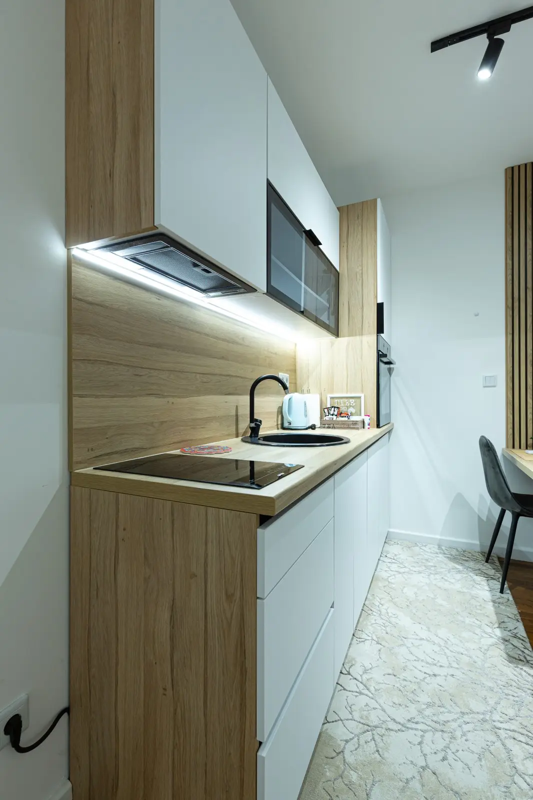 Cozy & Modern 1bedrom apartment-Fre garage parking