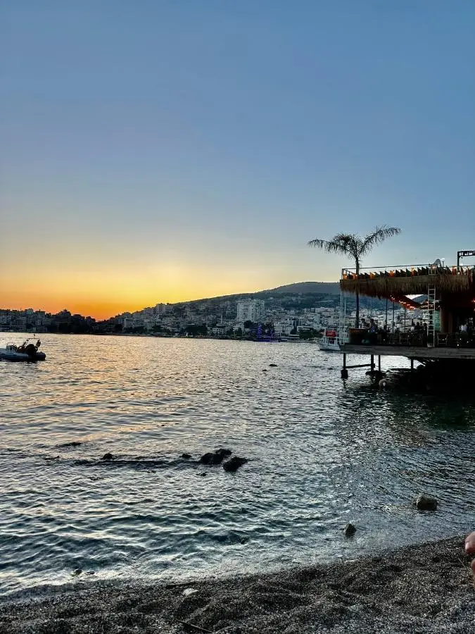 Shkreli Private Entrance Duplex Apartment , Partial Sea View, 3 min from the beach