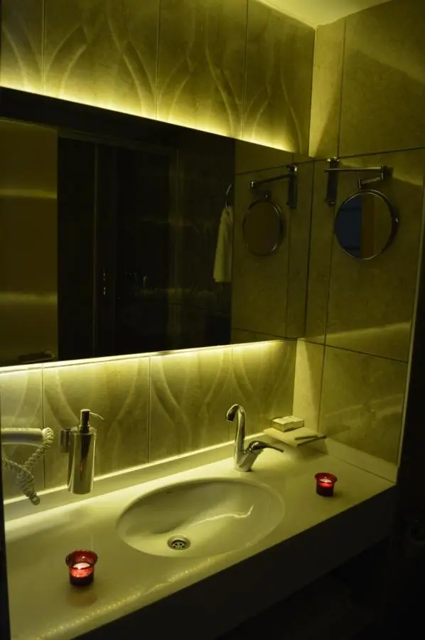 Bal Hotel