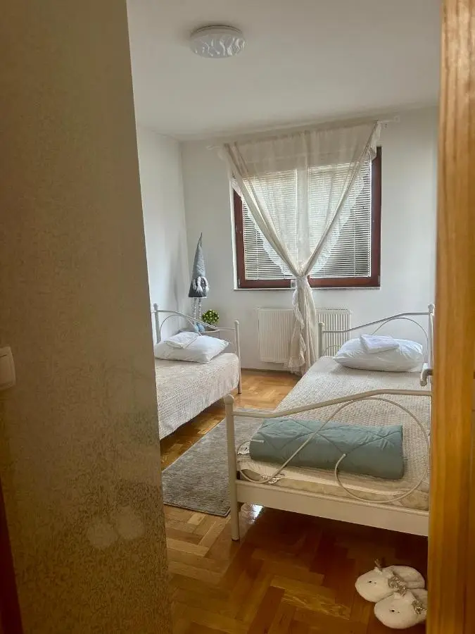 M apartman, Istočno Sarajevo, Lukavica