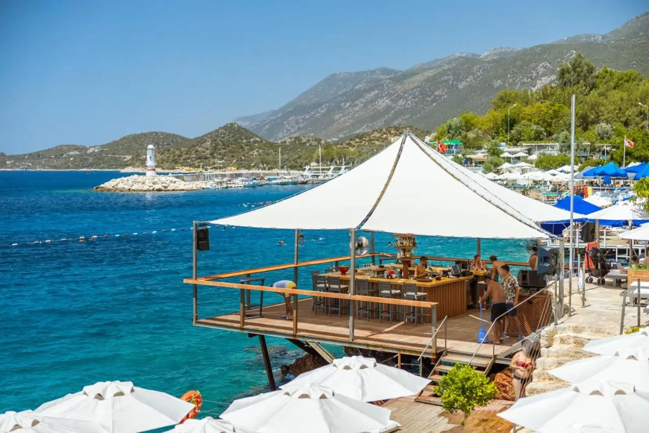 Hera Hotel