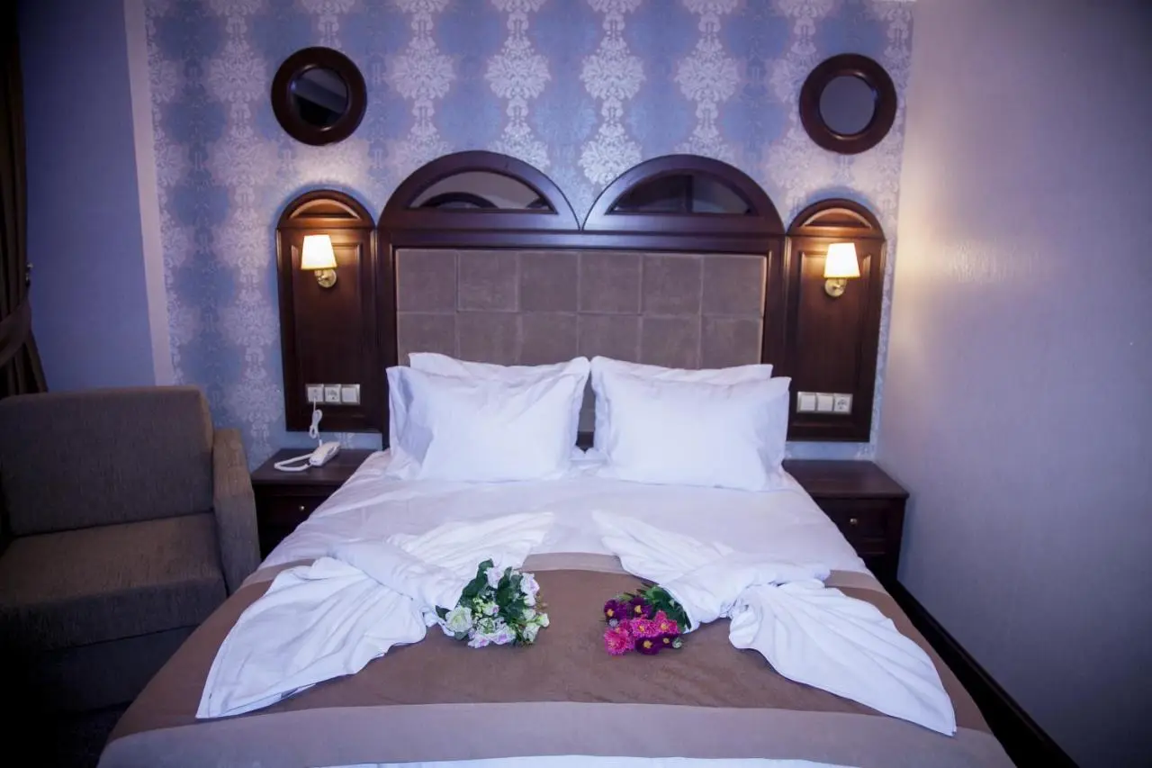 Golden Pen Hotel