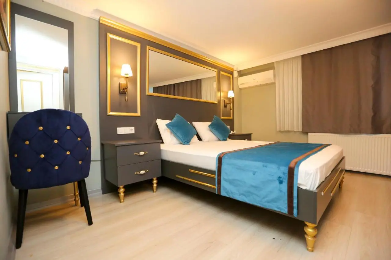 Grand Moon Hotel Suites