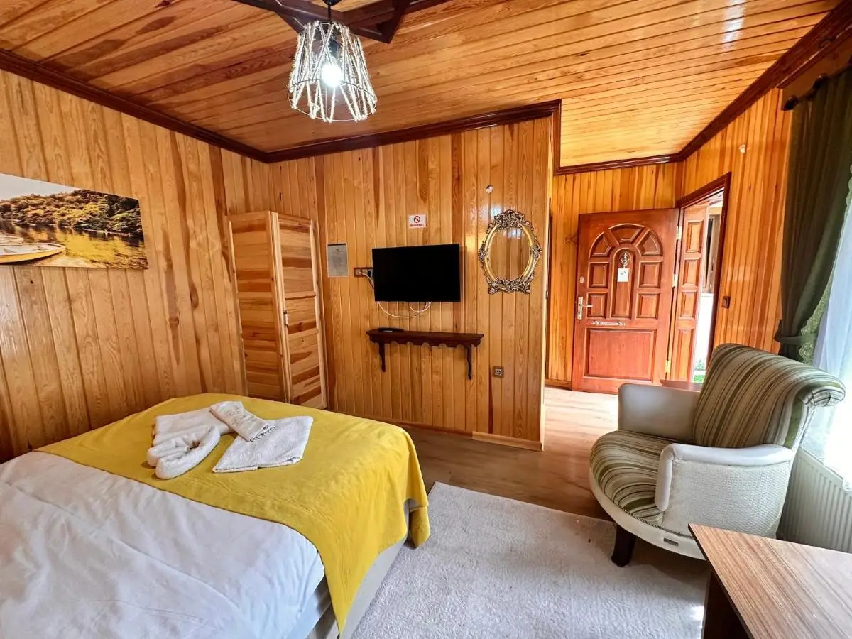 ABANT DORT MEVSİM KONAĞI HOSTEL