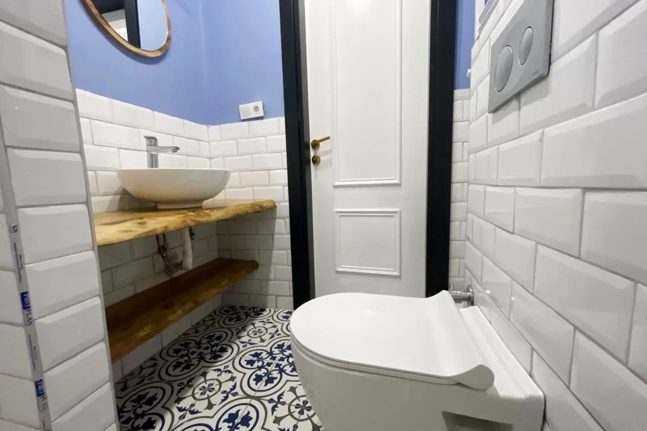 balcony 2BR apt with 2toilet and 2bath near to nişantaşi #3