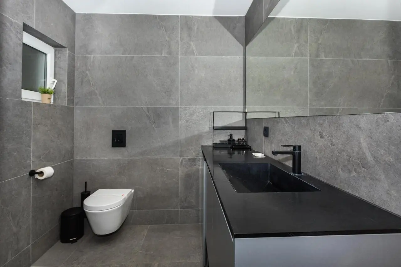 ApartVilla Art of Living luxury suite