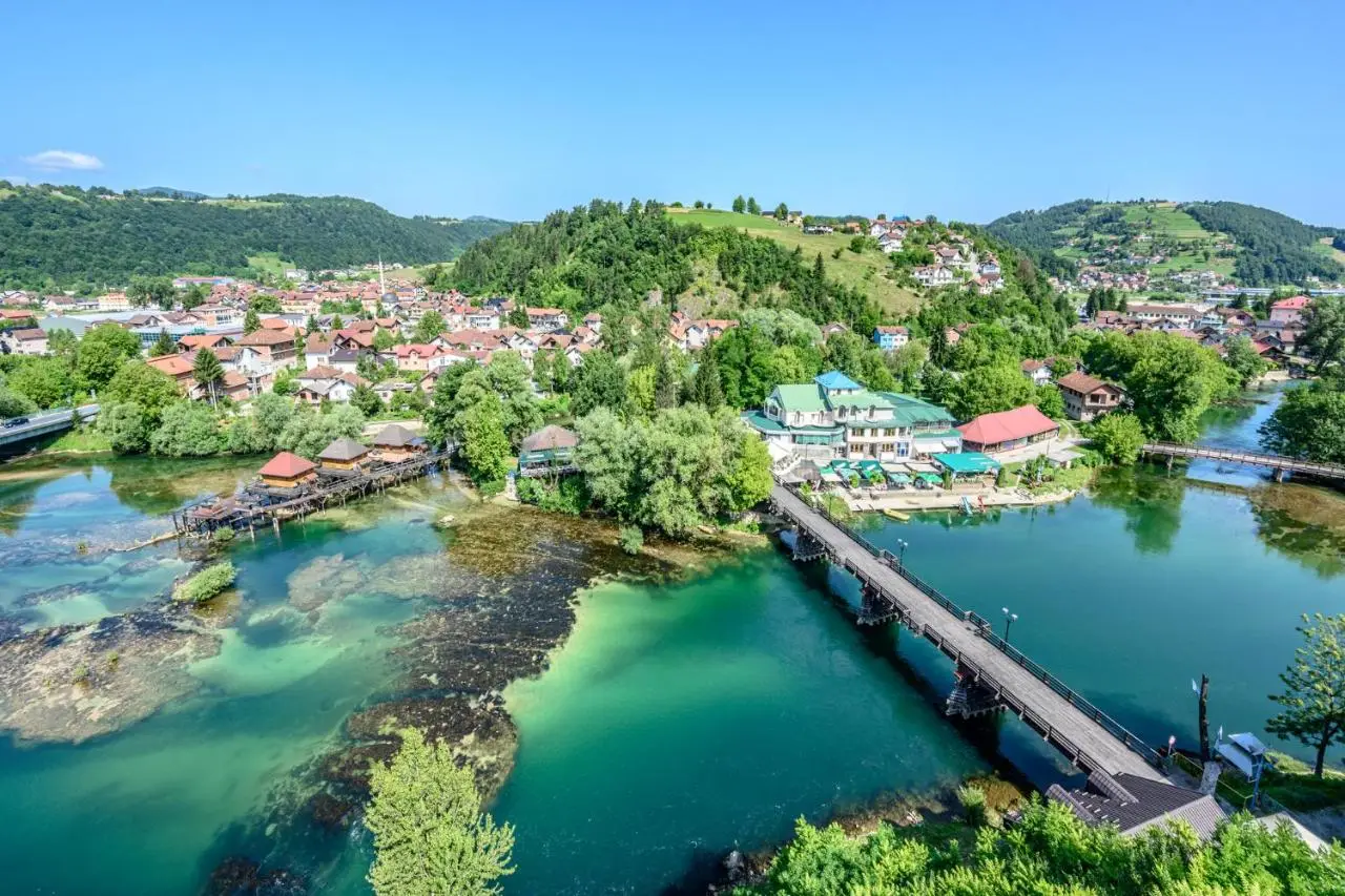 House on piles, Una river 'Apartman Una'