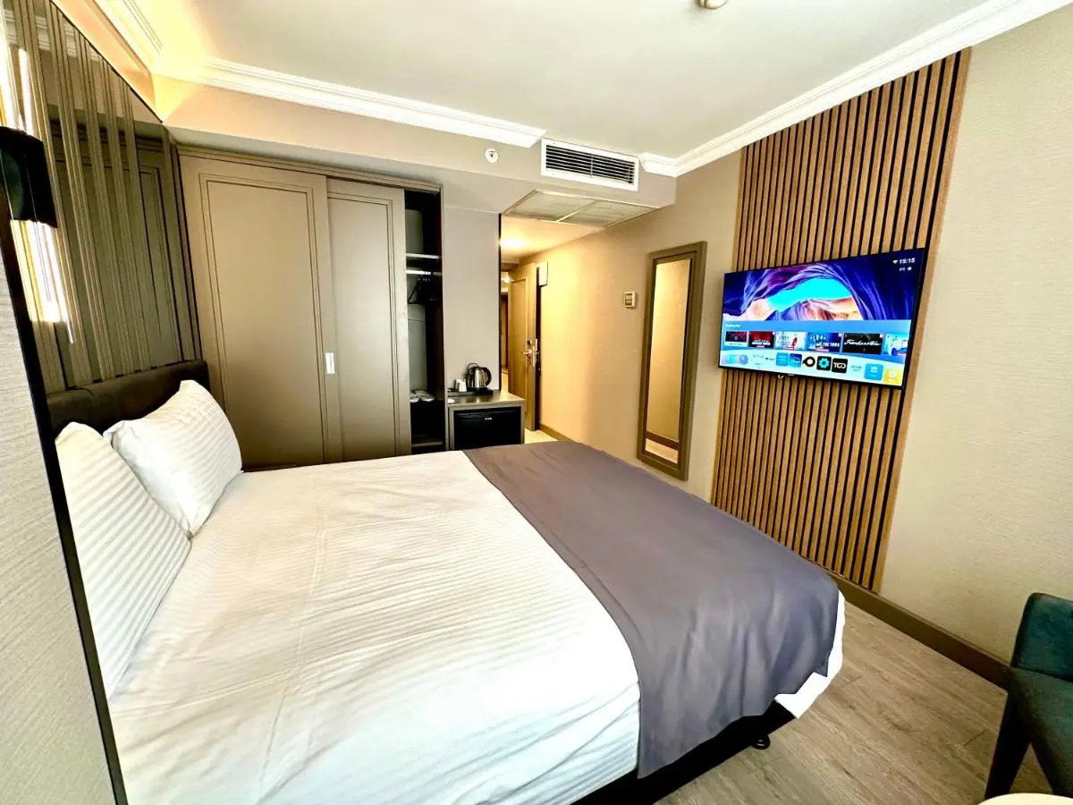 Aven Hotel