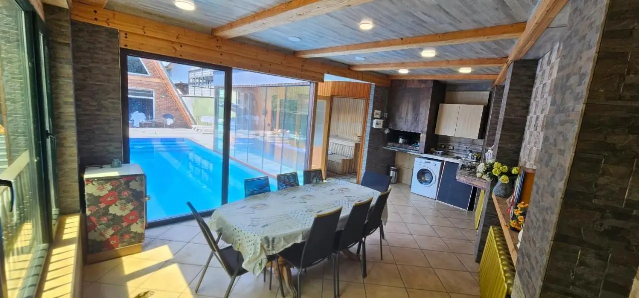 Trigon Villa Family , HOT POOL ,SAUNA,JACUZZI