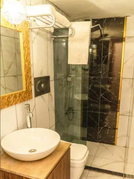Rüstempaşa Kervansaray Hotel with Free Parking