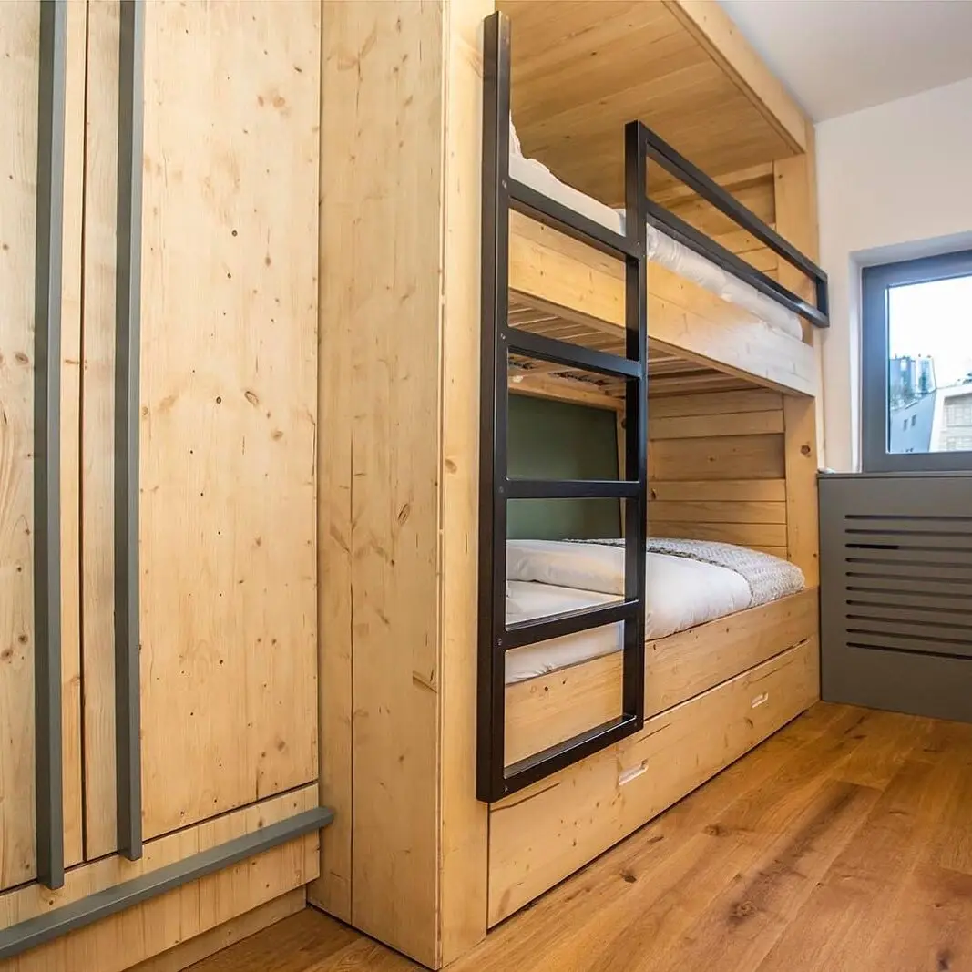 Accommodation with a view of the trail