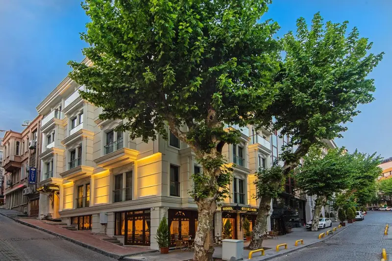 Grand Naki Hotel