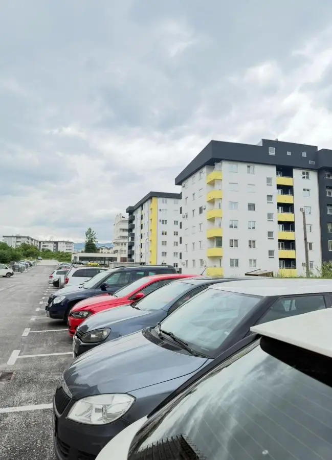 Cozy Flat near Airport & Sarajevo Center, Free Parking