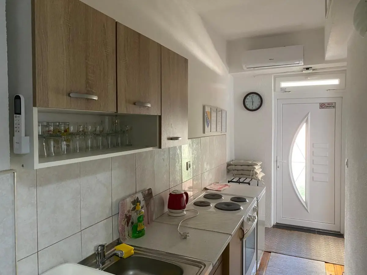 Lav Apartments