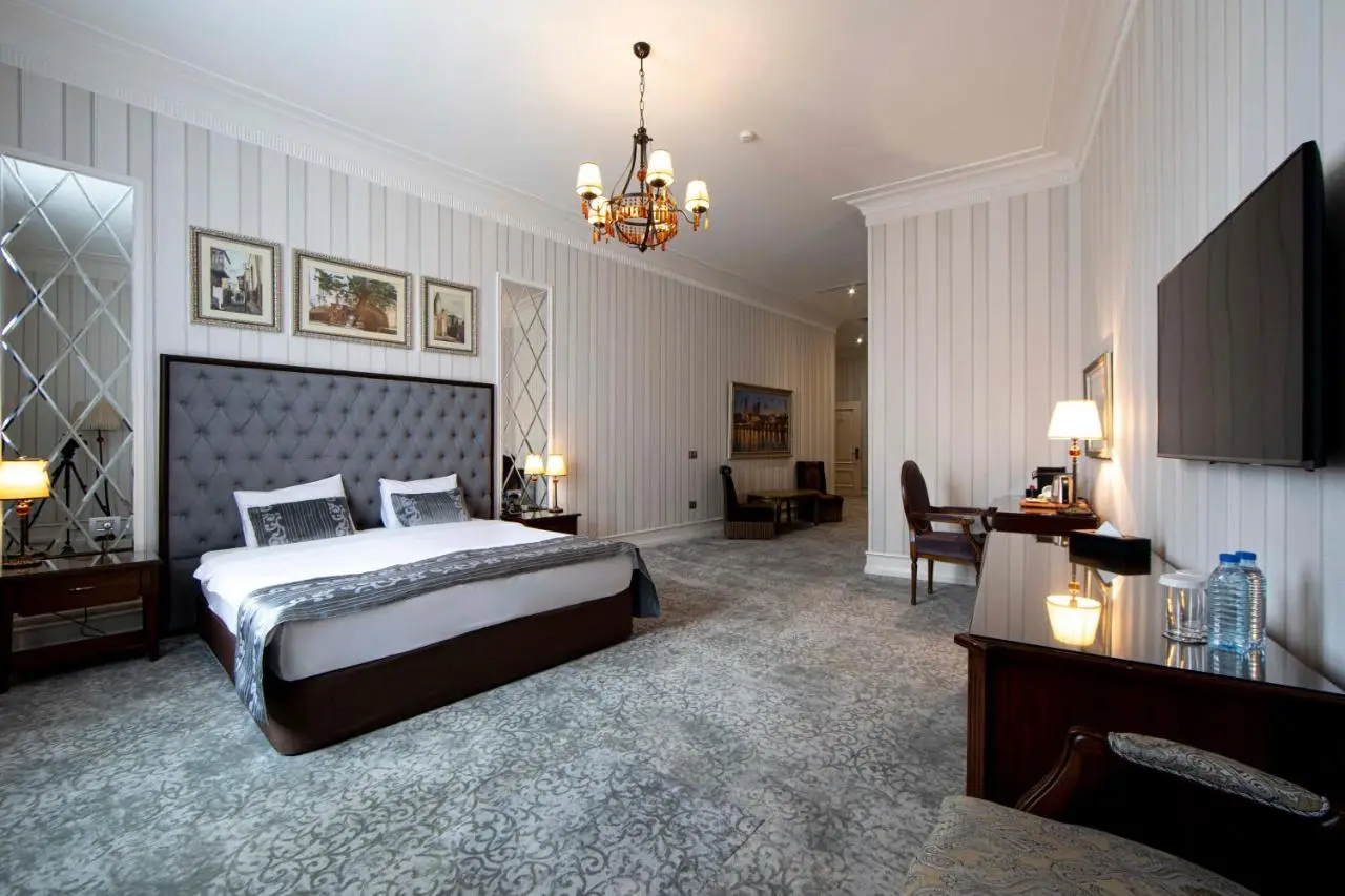 Sapphire City Hotel