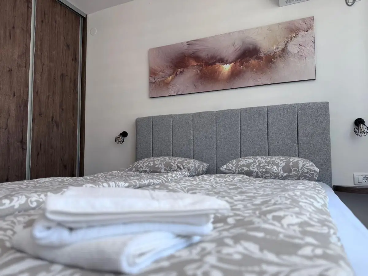 V Apartmani 1