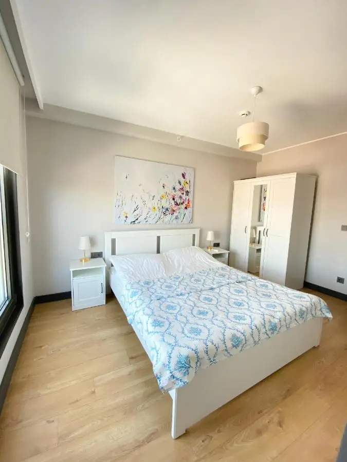 Luxury Central Fully Equipped 3BR 2BA Apartment by Siena Suites