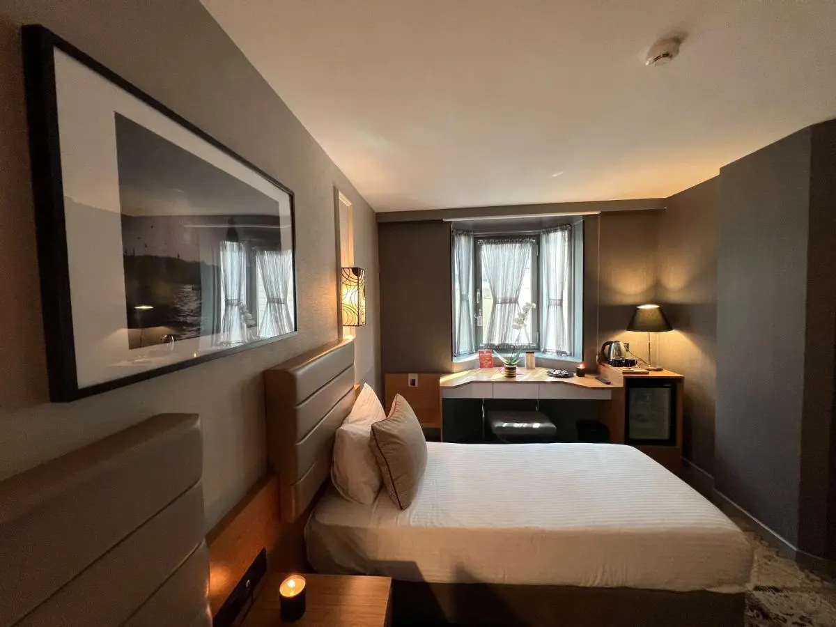 All Seasons Hotel