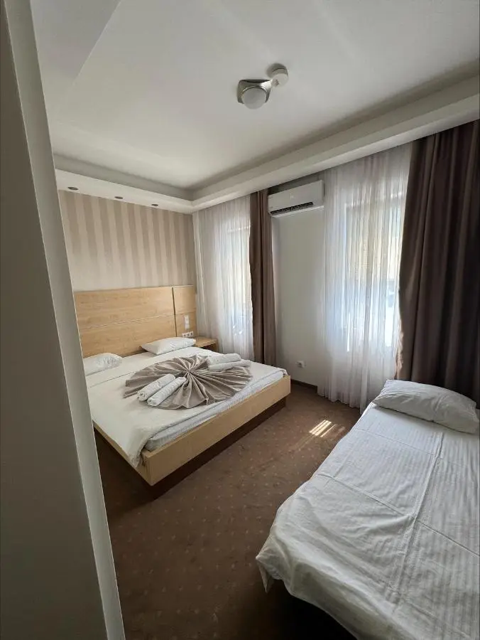 Laurus Motel Airport Tuzla
