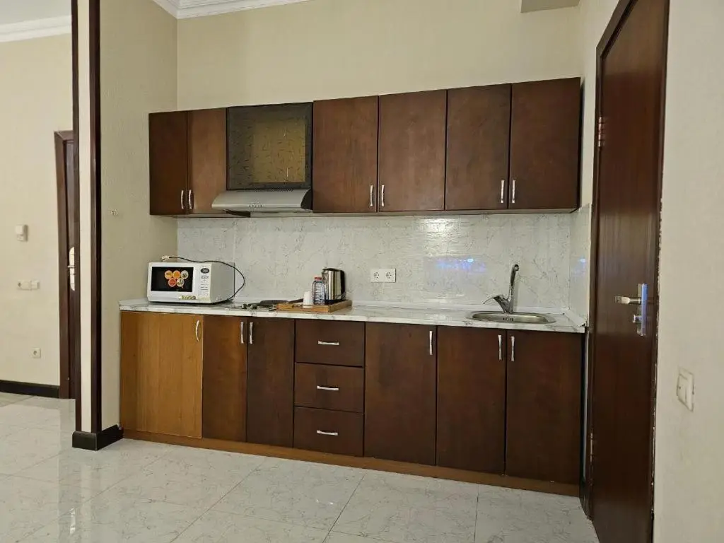 Crown Suites Hotel