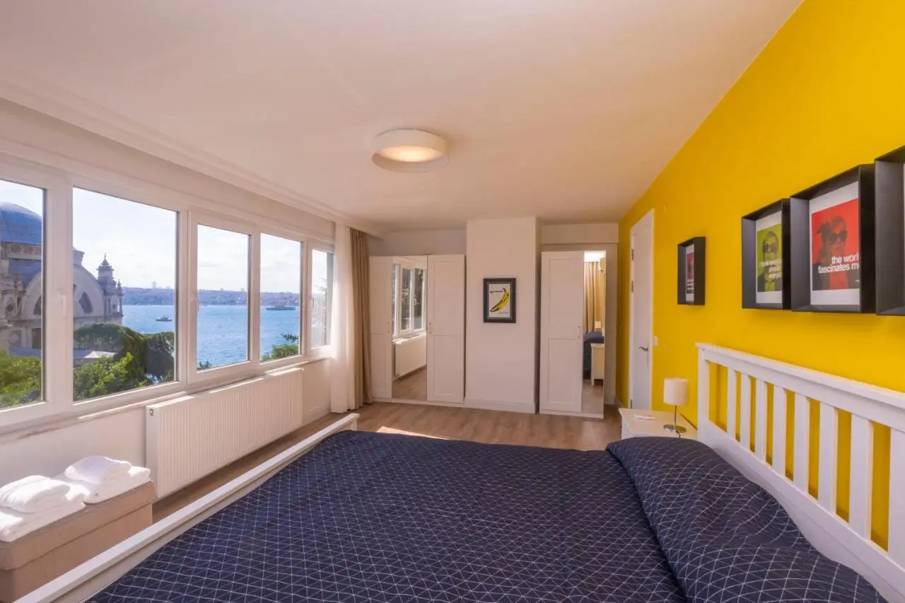 Bosphorus and Palace View Top Floor Apartment