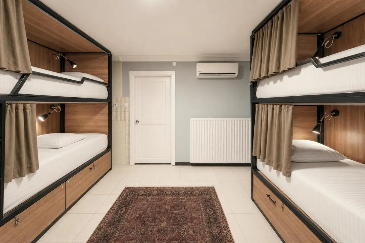 YOLO Hostel