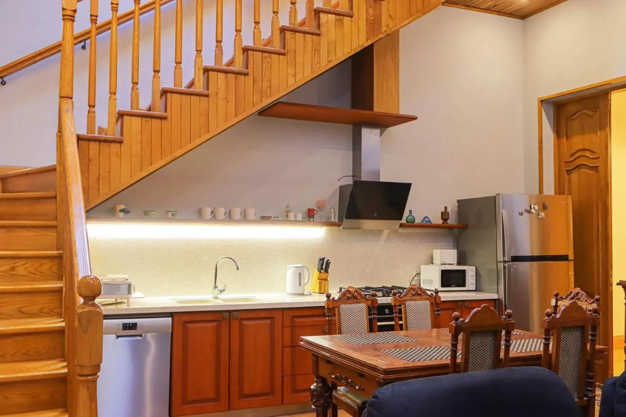 Central 4BR Apt for Groups & Families - By Wehost