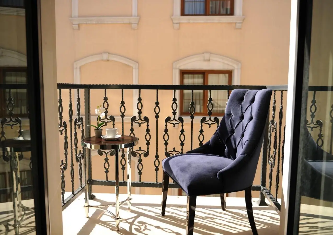 Le Petit Palace Hotel - Special Category