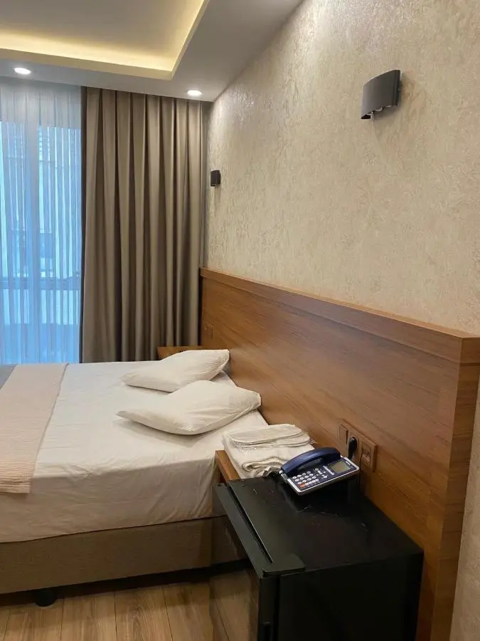 Zirvesta Otel