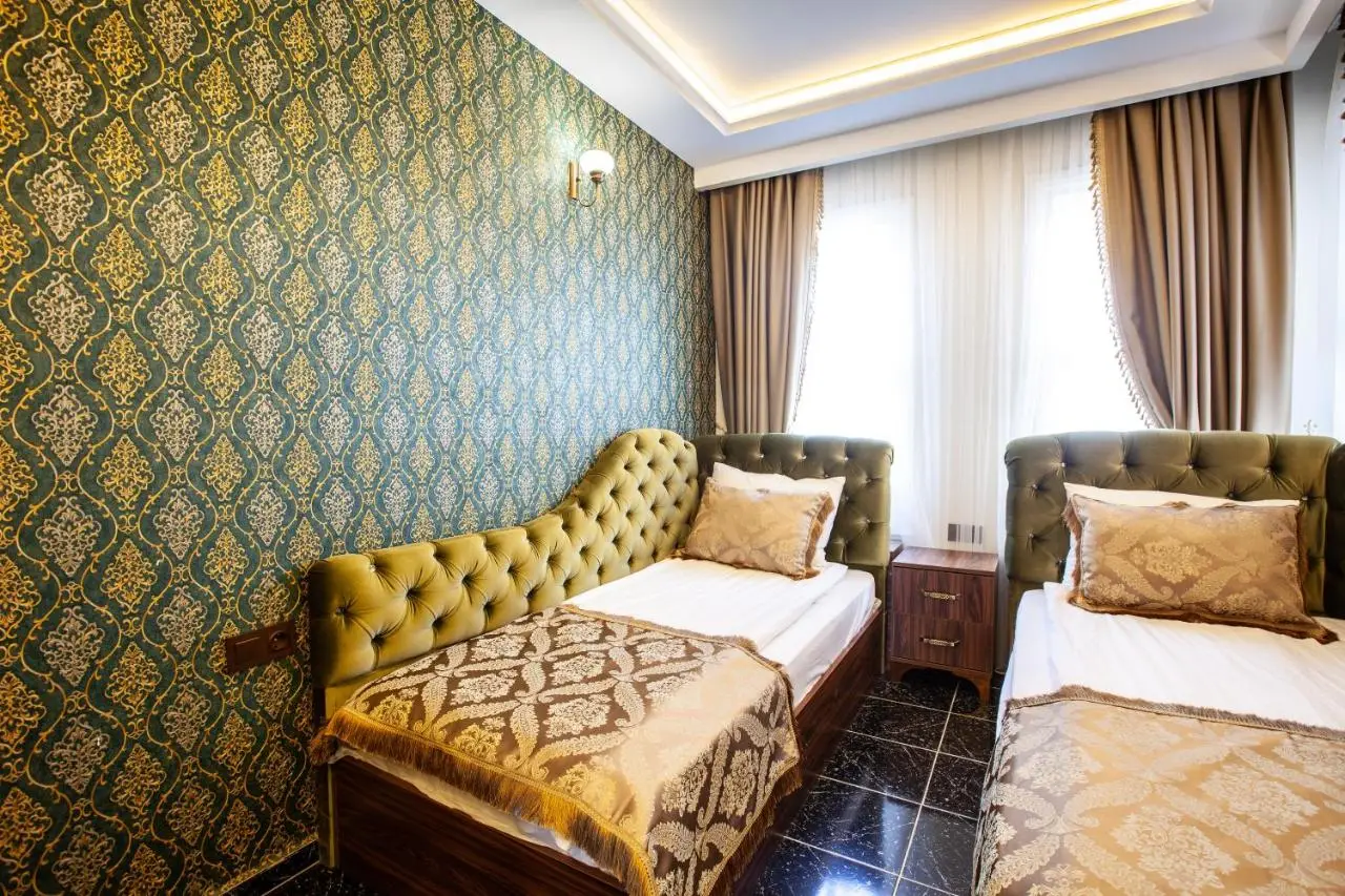 Rose Mansion by Otantik Suites
