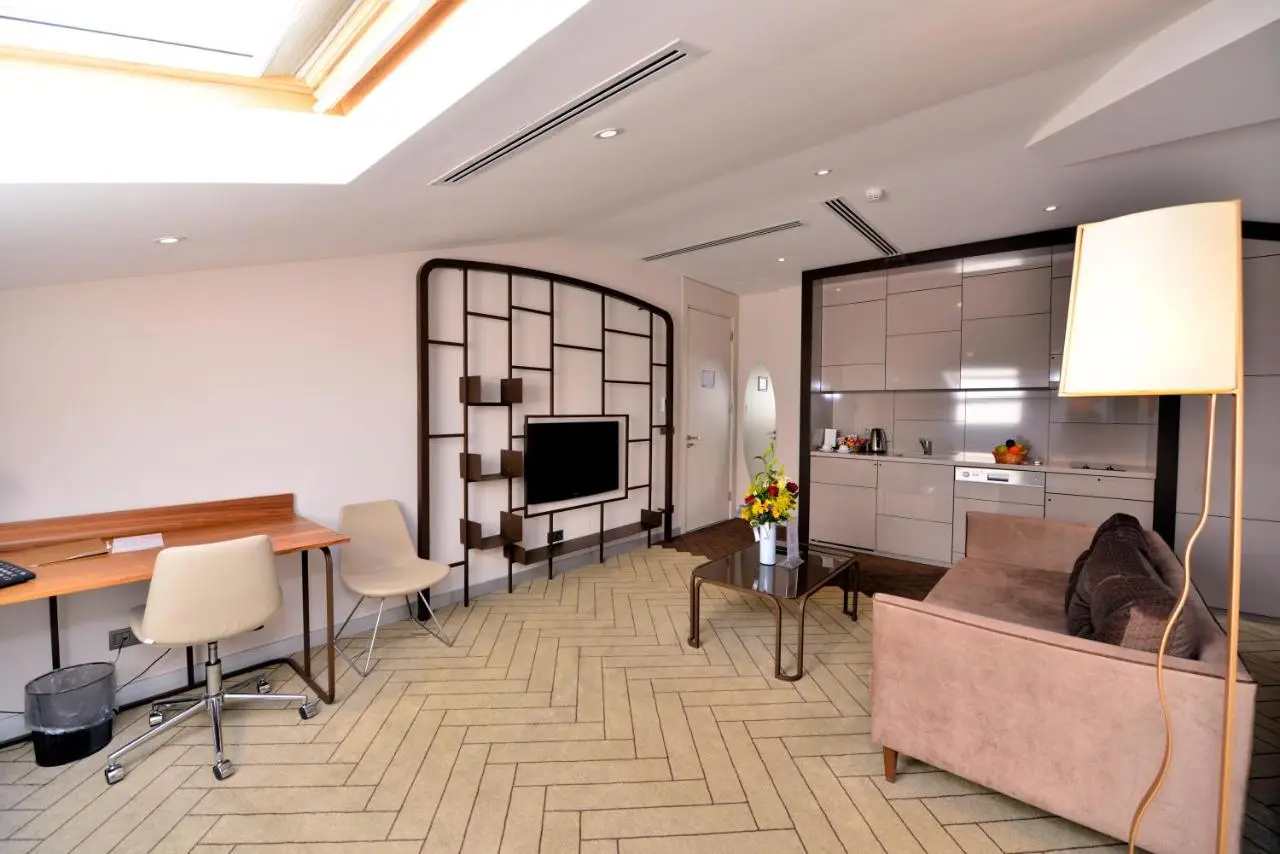 Upsuites Hotel