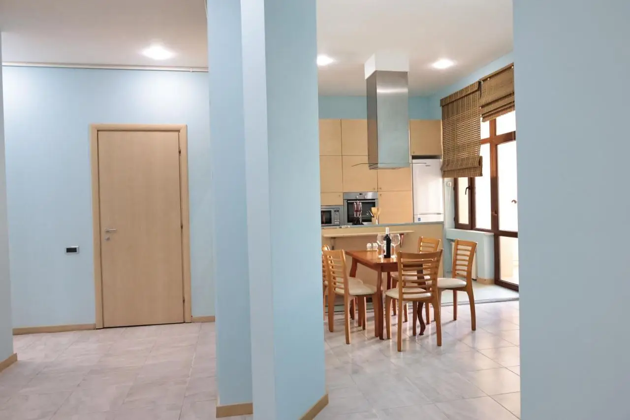 2 bathrooms apartment