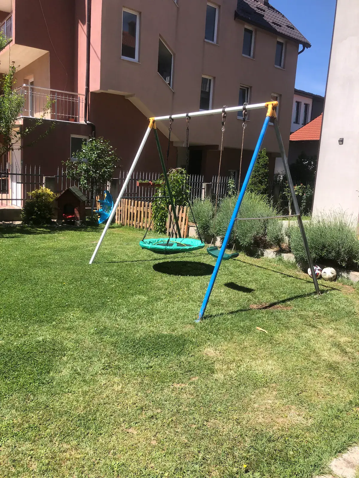 Family Suite Apartment - 2 Studios with Garden