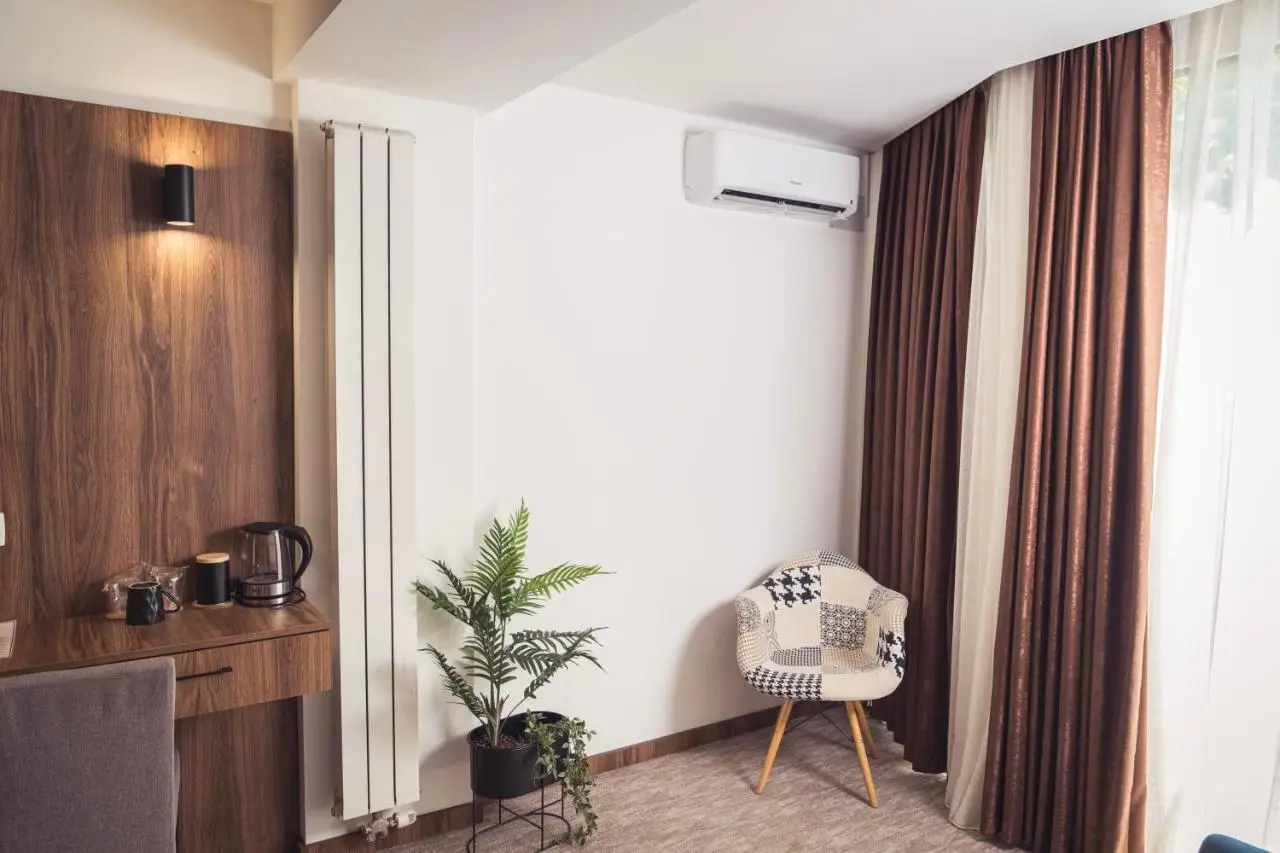 Hotel Tazz - River Front Oasis Collection