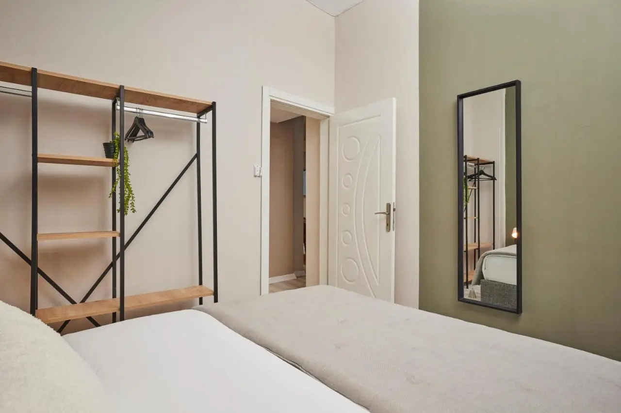 2BR Modern Flat in Nişantaşı 3 Min to Metro Full AC